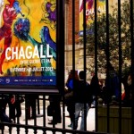 Line to go and see the exhibition Chagall and right below in the right hanside a mystic B's blue man